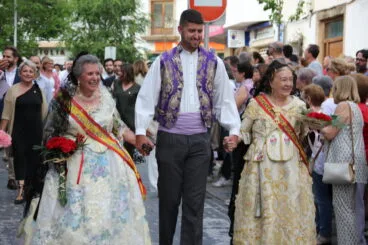 Primeras reinas de les Fogueres de Sant Joan en la ofrenda 75 aniversario de Fogueres de Sant Joan Xàbia
