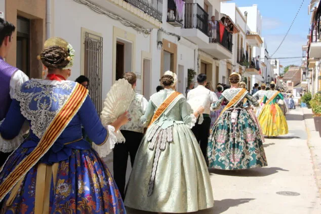 Imagen: Pasacalle Raïm i Bacores Fogueres Xàbia 2024