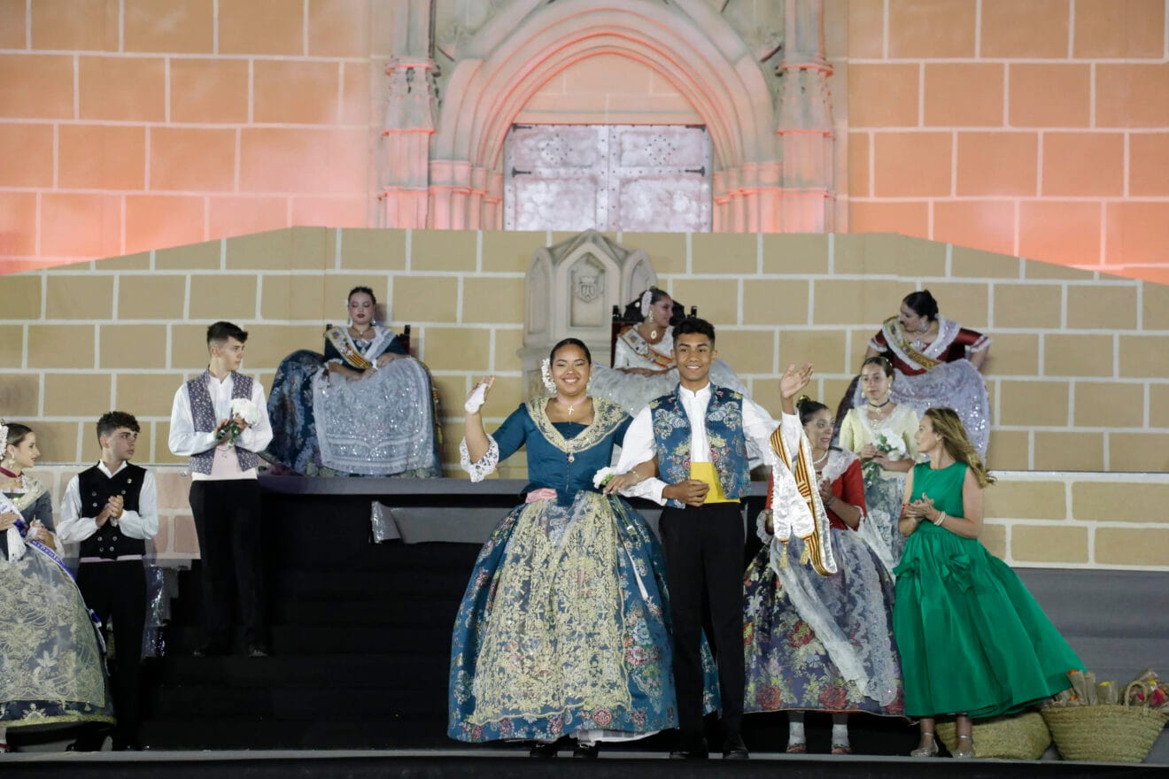 Proklamation von Àngela Tachó zur Königin von Fogueres Xàbia 2024 (29)