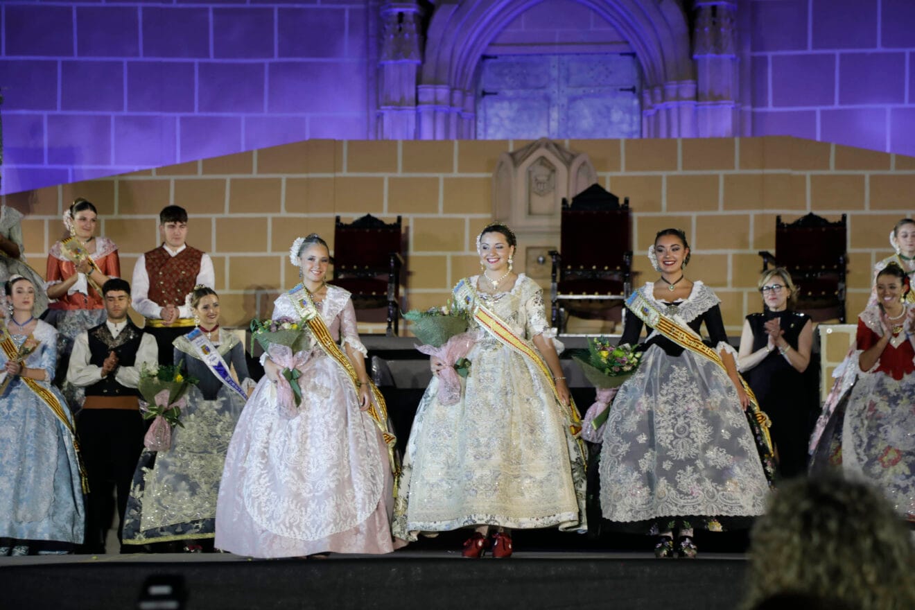 Proklamation von Àngela Tachó zur Königin von Fogueres Xàbia 2024 (90)