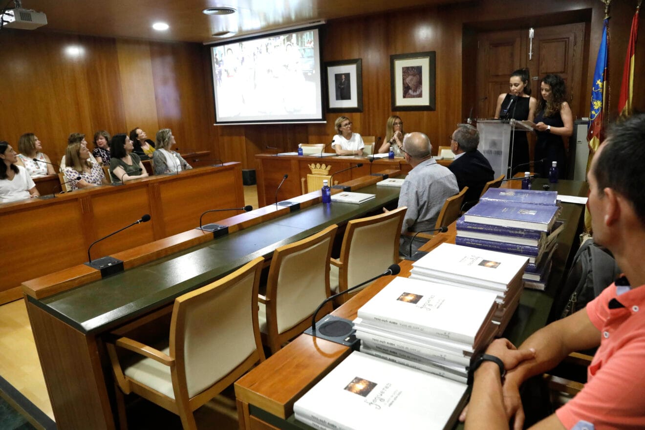 Präsentation des Buches „Fogueres, 75 ans de festa“.