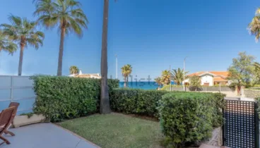 Terraza amplia con vistas espectaculares al mar de Jávea