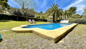 Una gran piscina con la que divertirse en verano