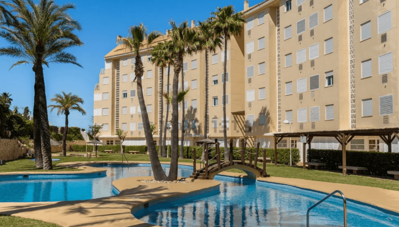 Vivienda con piscina próxima a la playa