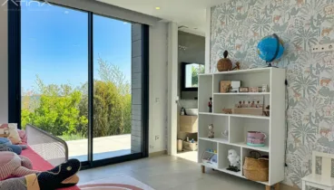 Admira el paisaje mediterráneo desde tu propia habitación