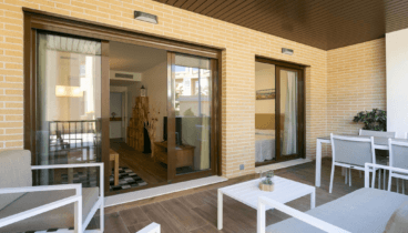 Apartamento con salón con acceso directo a terraza