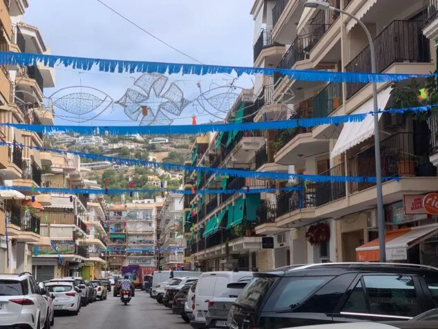 Imagen: Calle Doctor Fleming engalanada por las fiestas de Duanes