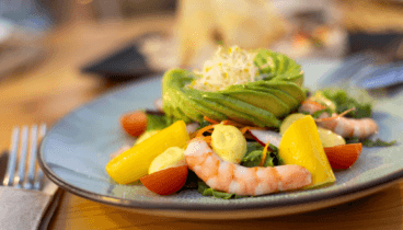 Degusta ensaladas con productos frescos en este restaurante de Jávea