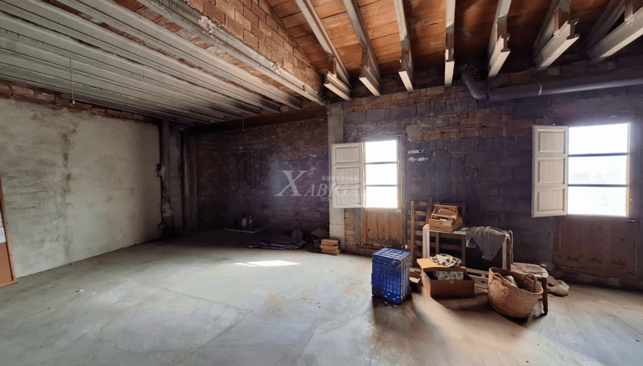 Este amplio espacio es ideal para tu local