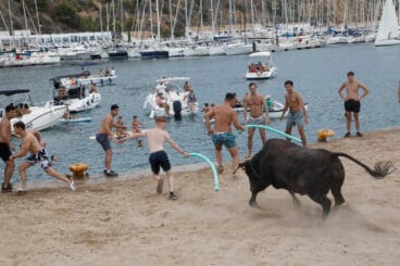 Primera sesión de Bous a la Mar Xàbia 2024 (2)