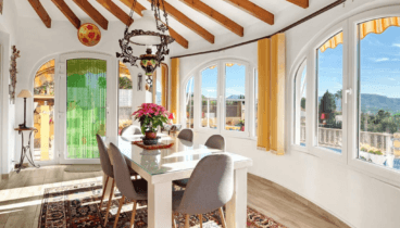 Disfruta de impresionantes vistas al Montgó desde tu propio hogar