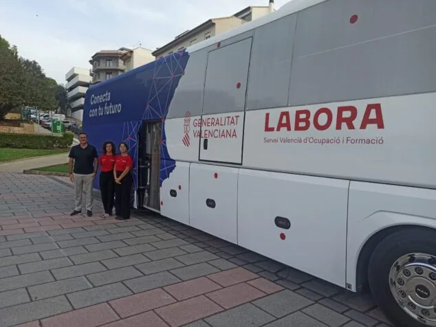 Imagen: El Bus Labora llega a Xàbia
