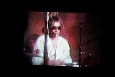 Geoff Britton, bateria de Wings, presenta la película ‘Paul McCartney & Wings. One hand Clapping’ en el Cine Jayan (12)