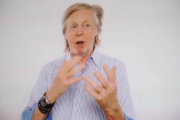 Geoff Britton, bateria de Wings, presenta la película ‘Paul McCartney & Wings. One hand Clapping’ en el Cine Jayan (19)