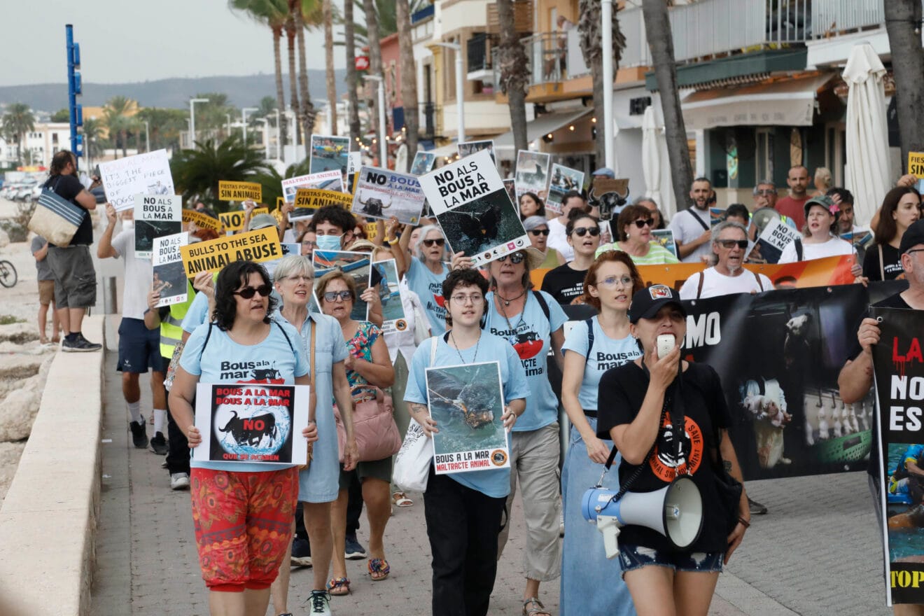 Manifestación antitaurina en Xàbia