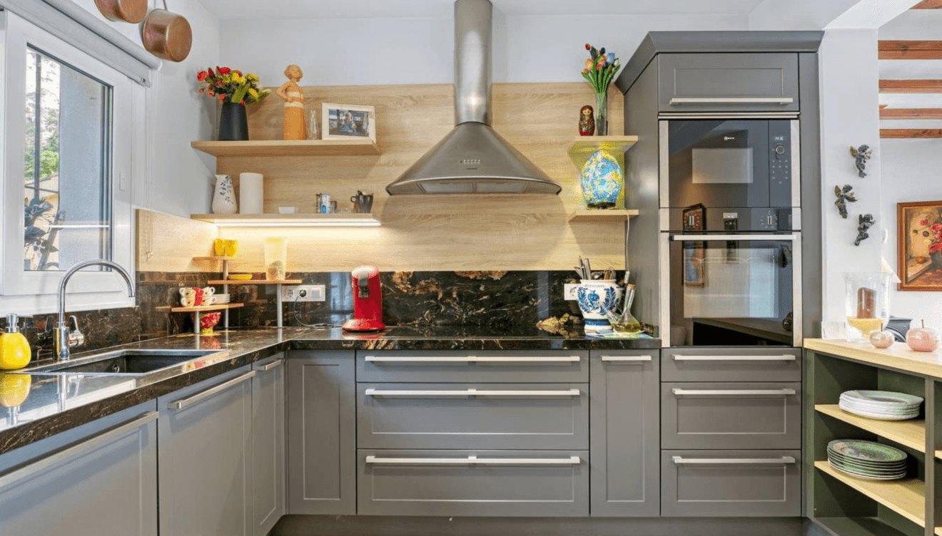 Moderna y equipada cocina en esta villa de Jávea