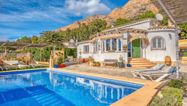 Villa exclusiva en Jávea ubicada en una zona privilegiada del Montgó