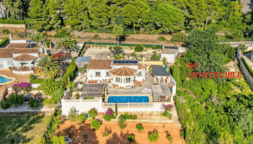 Villa reformada en Jávea con licencia turística