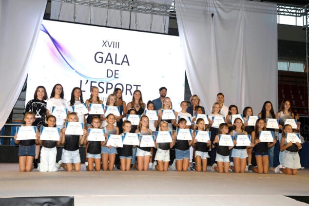 Imagen: Gimnastas del CD Montgó en la XVIII Gala de l'esport Xàbia