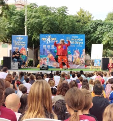 Actuación de ‘El Monstre Petorro’ en Beniarbeig