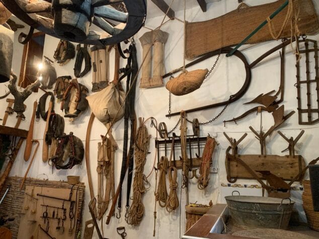 Imagen: Algunos de los enseres del museo de Luis Cholbi