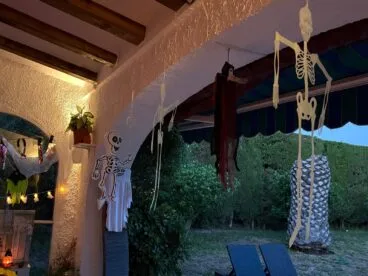 Für Halloween dekorierte Häuser in Xàbia 2024 (19)