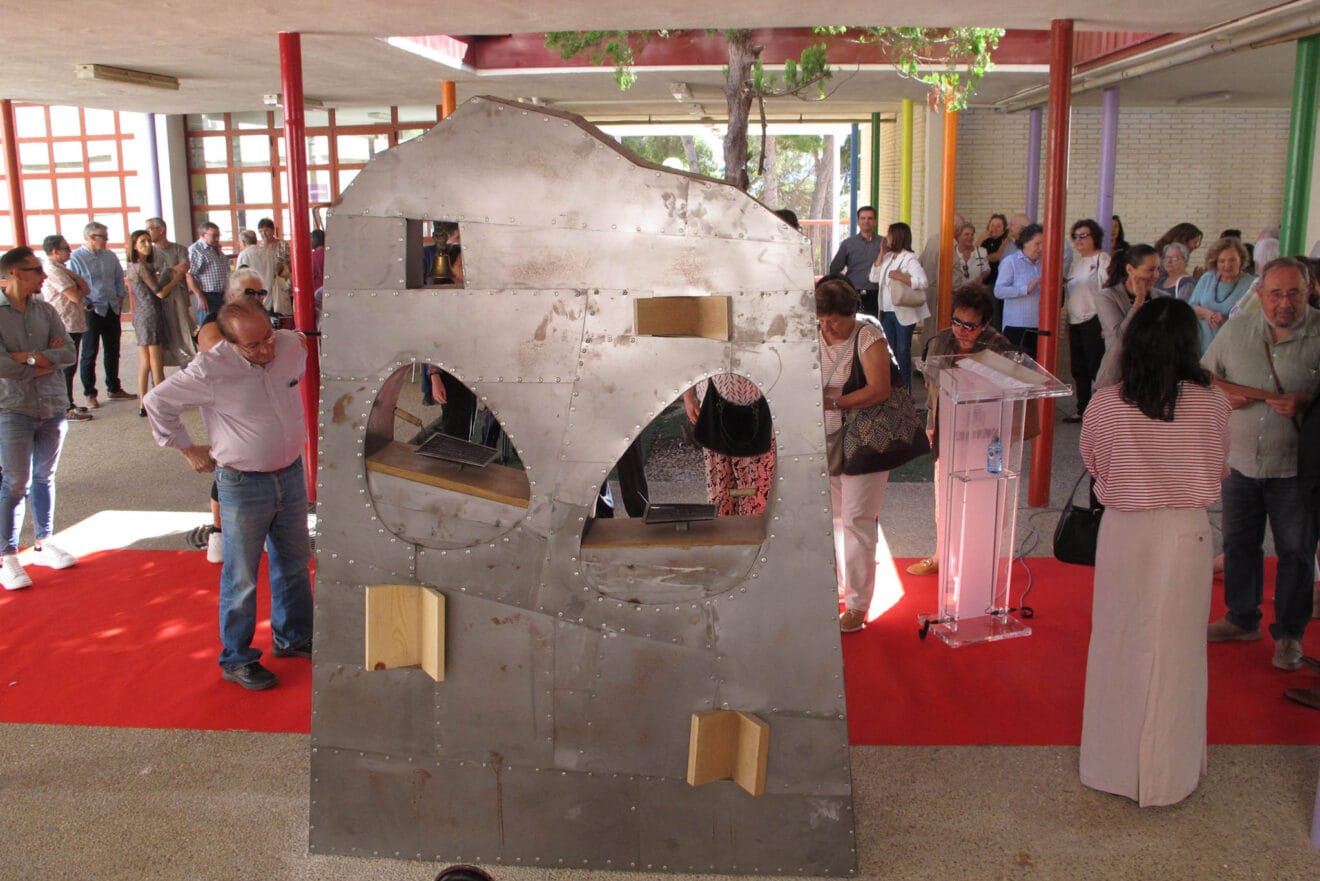 Escultura 'La Campana de Llidó'