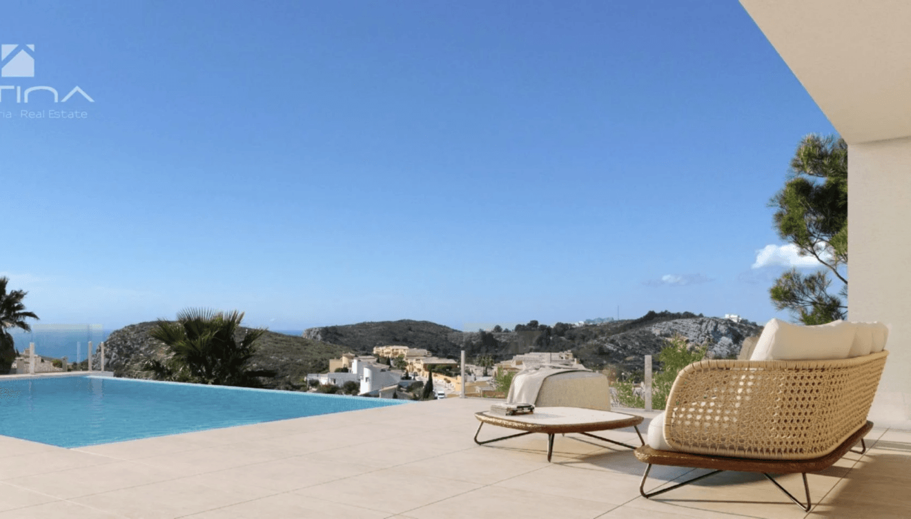 Espectacular piscina privada para disfrutar de momentos de relax bajo el sol mediterráneo
