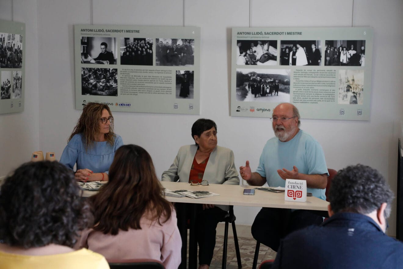 Inauguración de la exposición de Antoni Llidó en la Fundación Cirne de Xàbia (1)