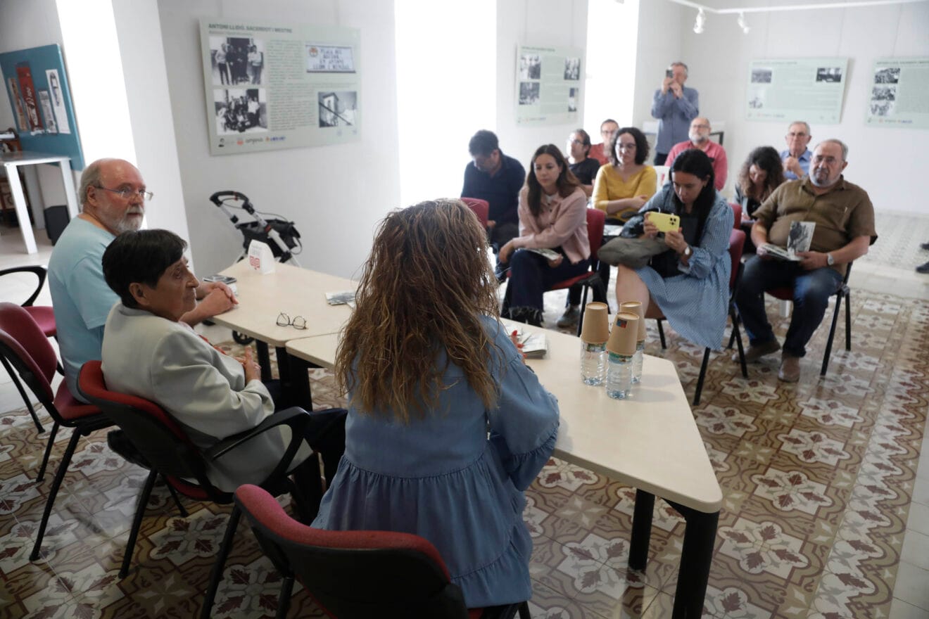 Inauguración de la exposición de Antoni Llidó en la Fundación Cirne de Xàbia (10)