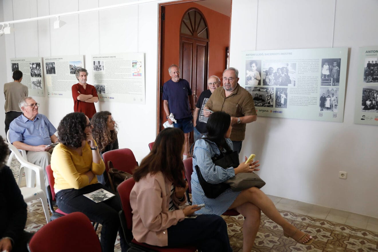 Inauguración de la exposición de Antoni Llidó en la Fundación Cirne de Xàbia (19)