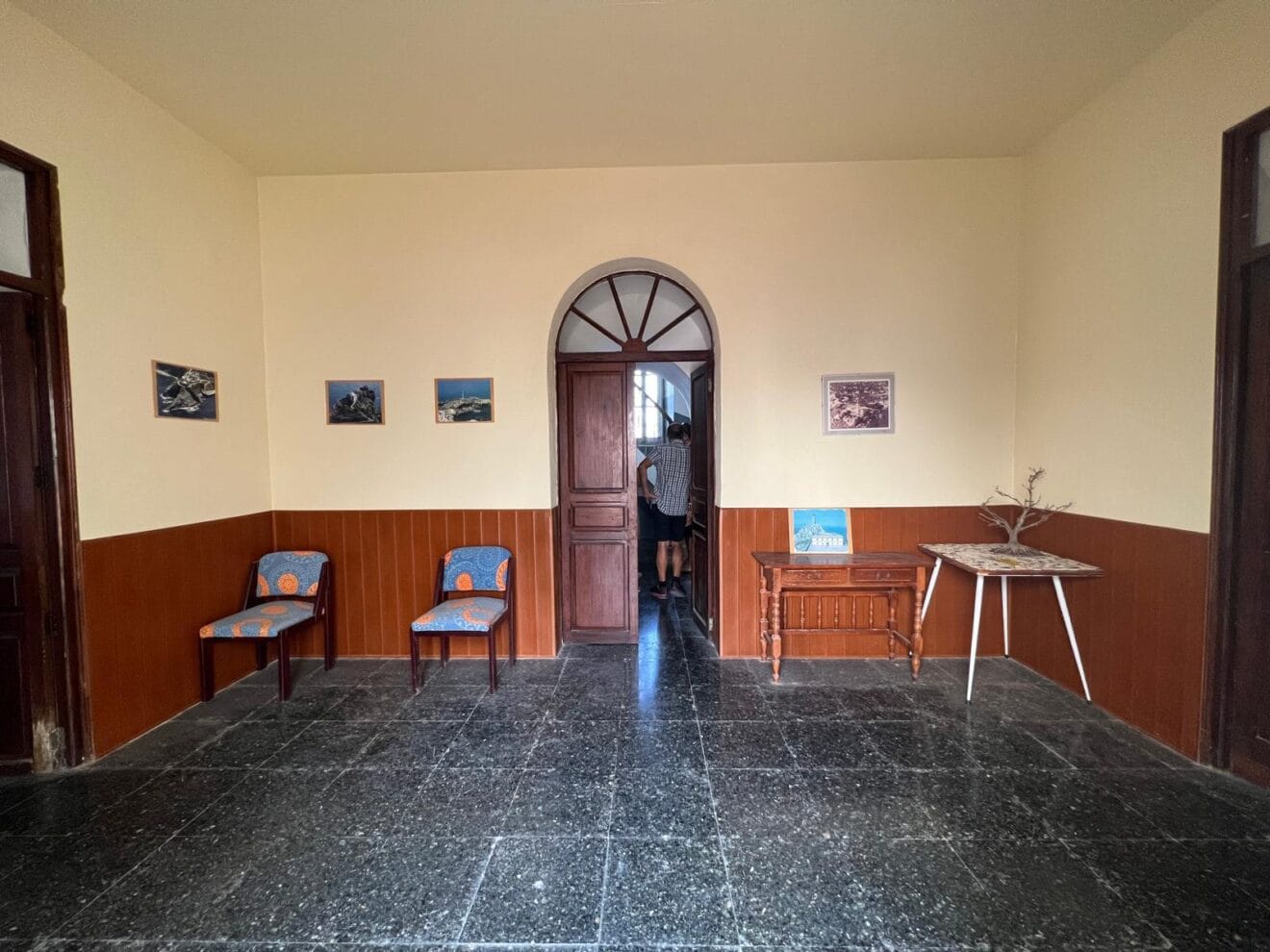 Sala interior del Faro del Cabo de la Nao