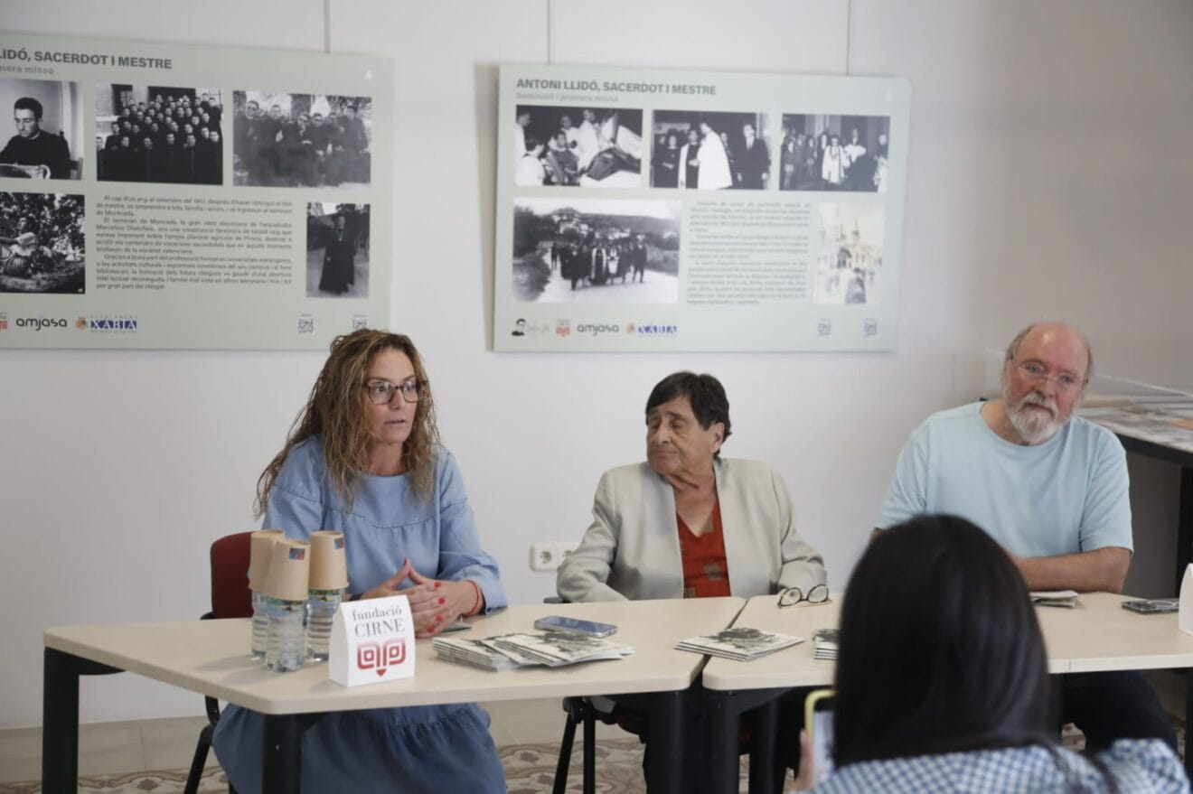 Inauguración de la exposición homenaje a Antoni Llidó de Xàbia