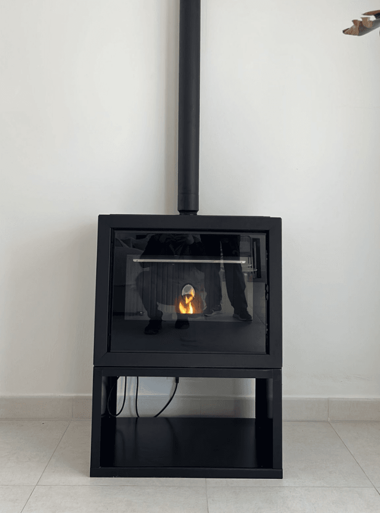 Calefacción en invierno con chimenea de pellets
