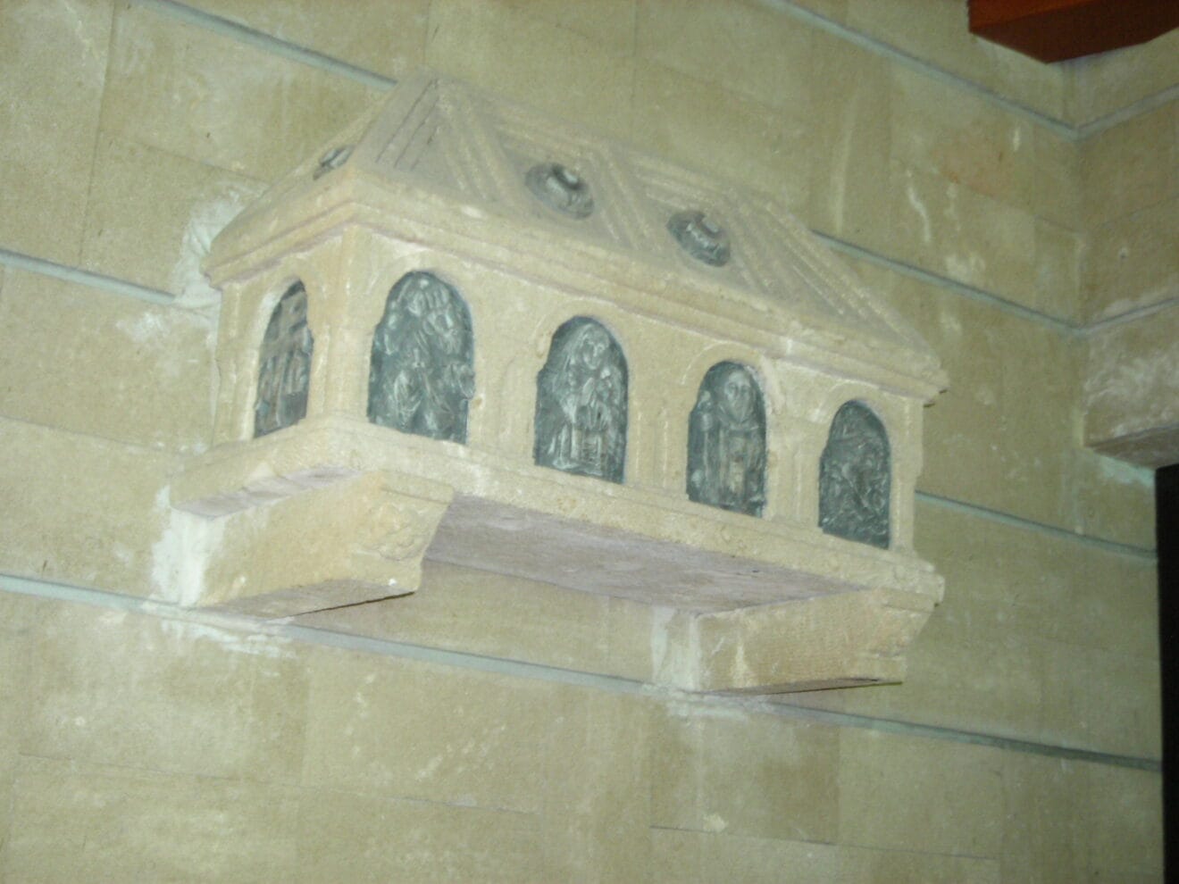 Sarkophag von Sor Catalina Bas in der Pfarrei Unserer Lieben Frau von Loreto de Xàbia