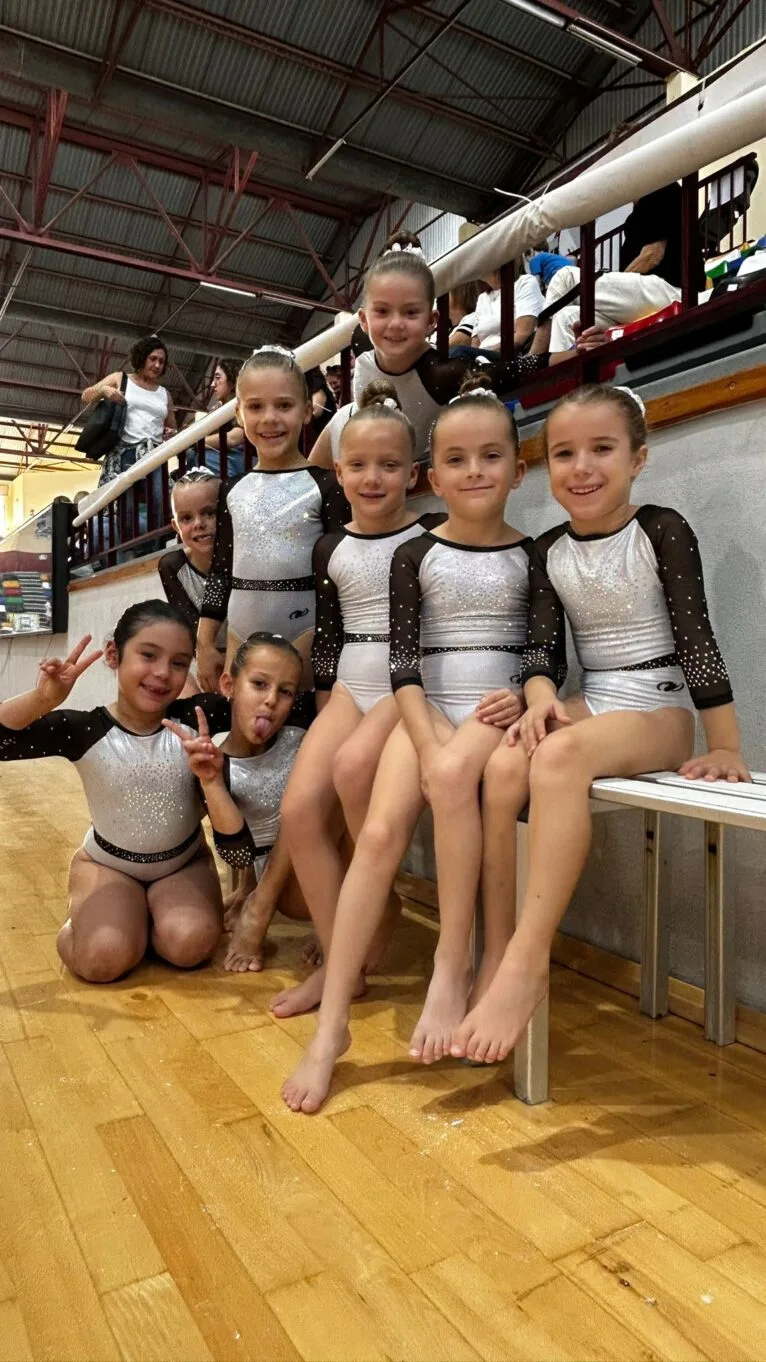 Turnerinnen von CD Montgó Xàbia bei der XXII. Internationalen Kunstturnen-Trophäe von Elche (1)