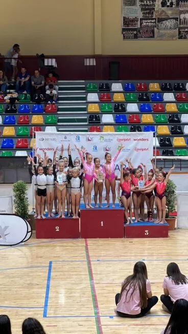 Turnerinnen von CD Montgó Xàbia bei der XXII. Internationalen Kunstturnen-Trophäe von Elche (3)