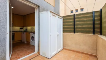 Komfortable und funktionale hintere Terrasse