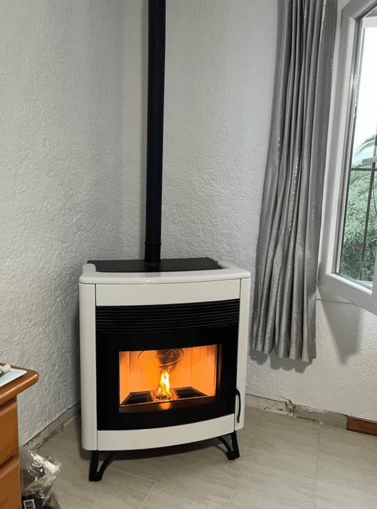 Una chimenea que se adapta a cualquier rincón