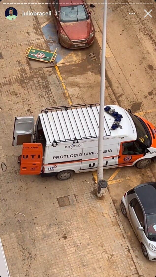 Imagen: Vehículo de Protección Civil Xàbia en zonas afectadas por la DANA