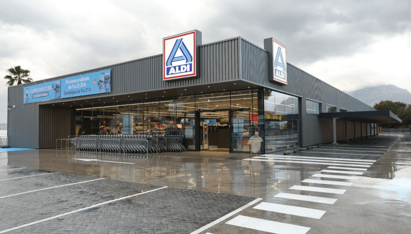 Exterior de la nueva tienda de ALDI en Benidorm