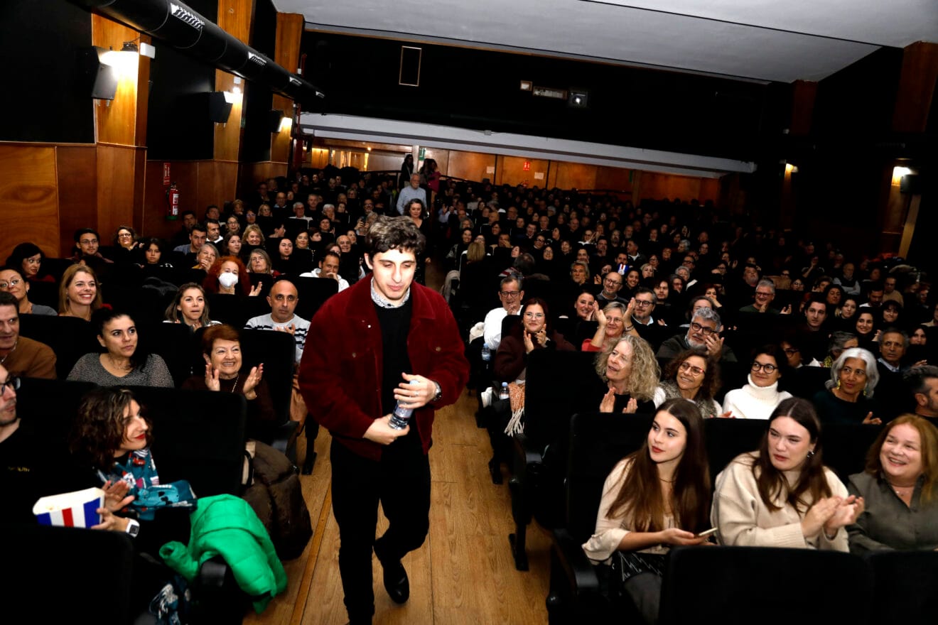 Óscar Lasarte estrena Es el enemigo en el Cine Jayan (13)