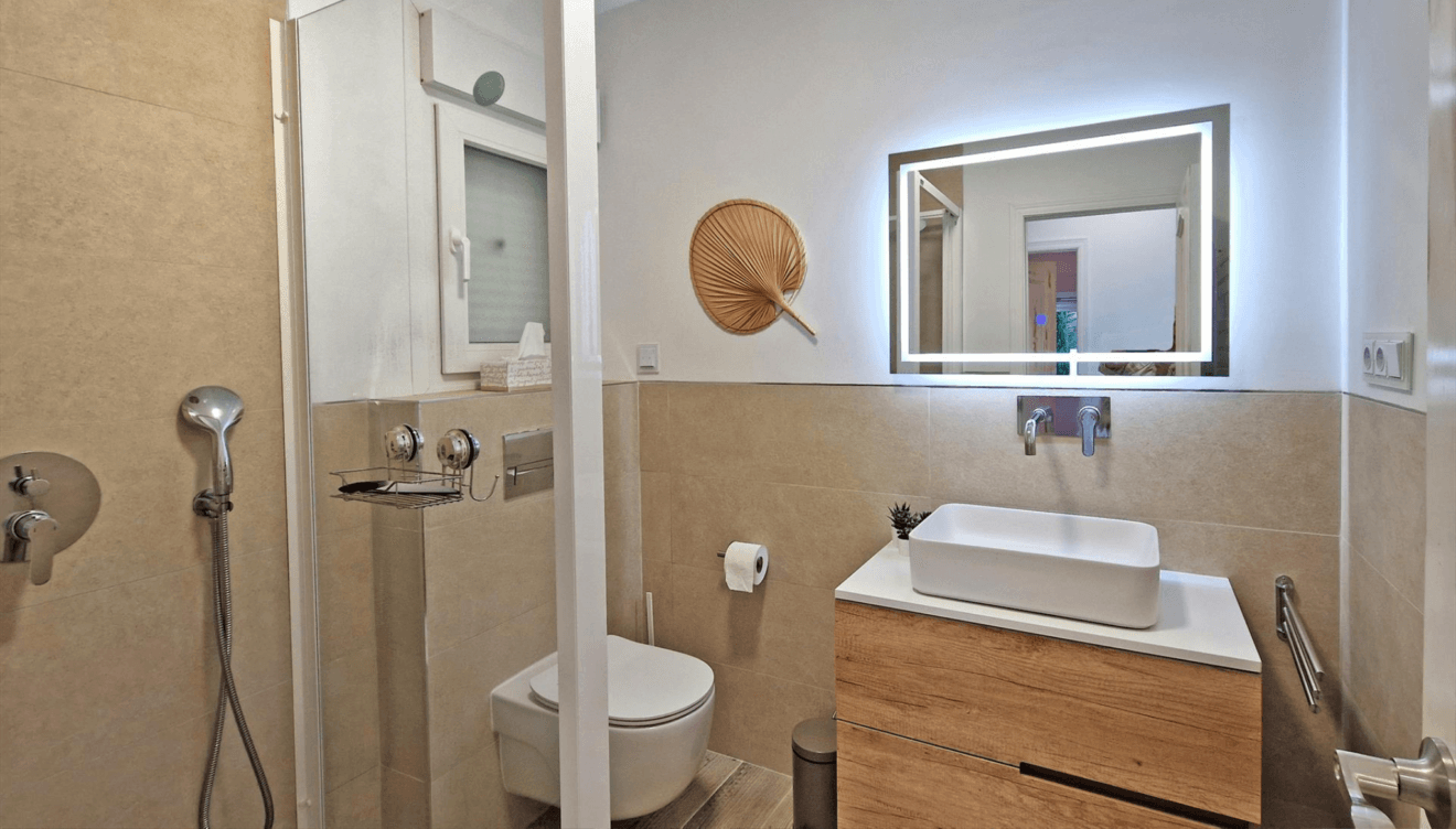 Baños modernos totalmente equipados