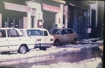 Bar La Cova en la Calle Reina Regente. Año de la Nevada, 1983 | Foto Vicente Segarra Gavilá