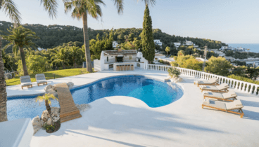 Piscina privada con vistas infinitas
