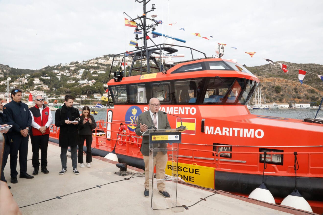 Presentación de la nueva embarcación de Salvamar en Xàbia (8)