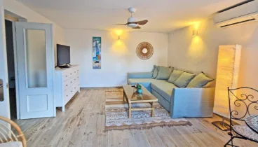 Sala de estar en la planta inferior