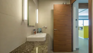 Baño moderno con acabados de alta calidad