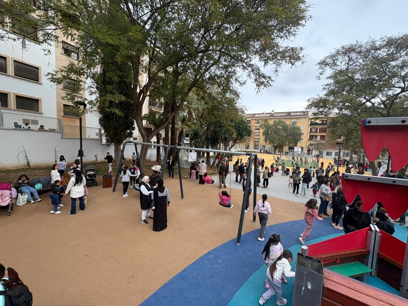 Fiesta de inauguración del Parque Reina Sofía de Thiviers en Xàbia (3)