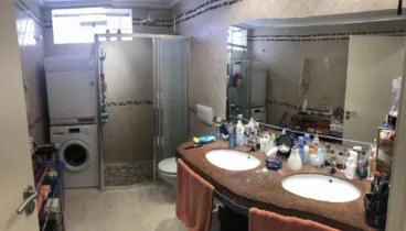 Baño amplio y doble